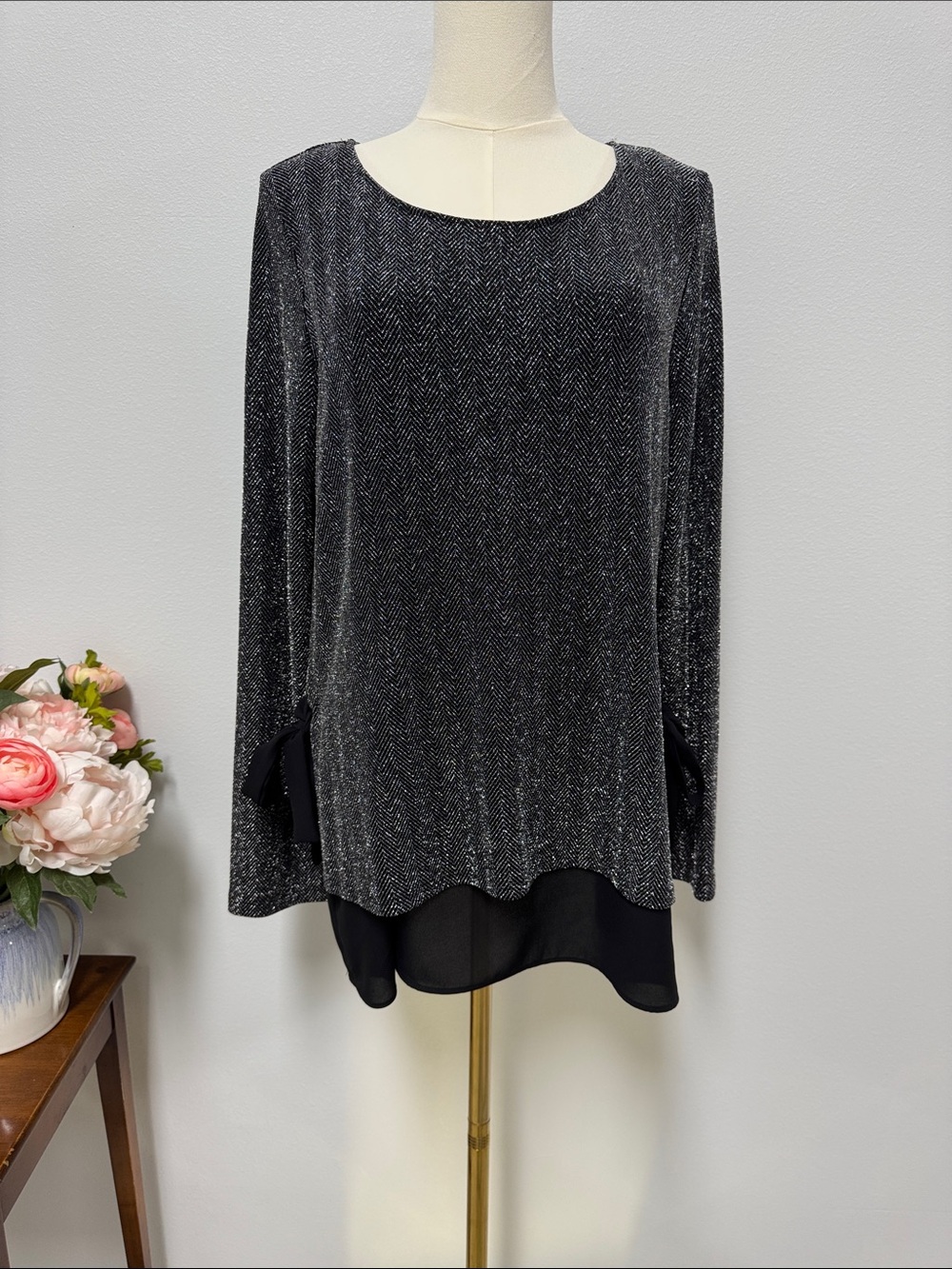 Karen Kane Silver-Black Shimmer Long Sleeve Blouse